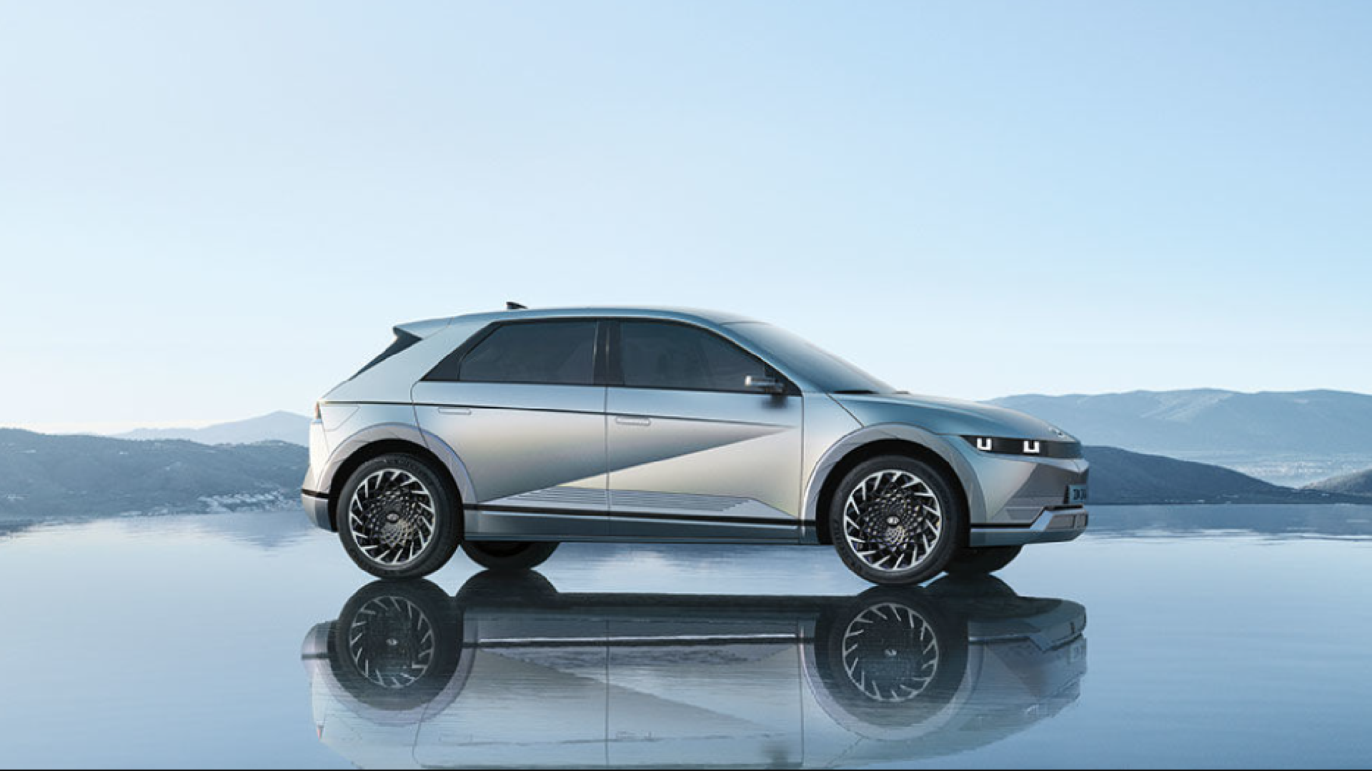2025 Hyundai IONIQ 5: Moving Forward in the EV Space